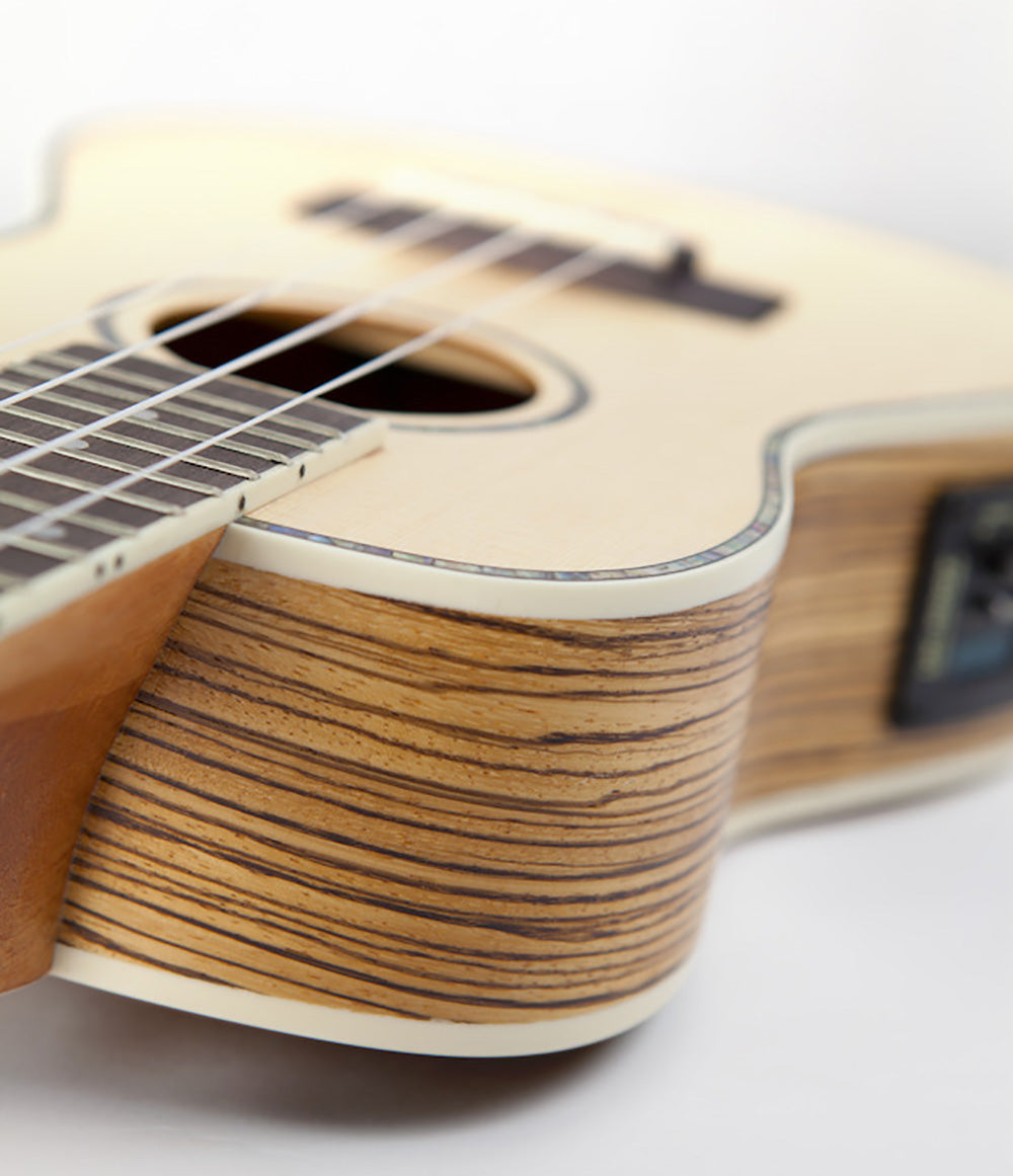 Reno RU320E Grand Concerto Ukulele con Pickup e Accordatore (Naturale)