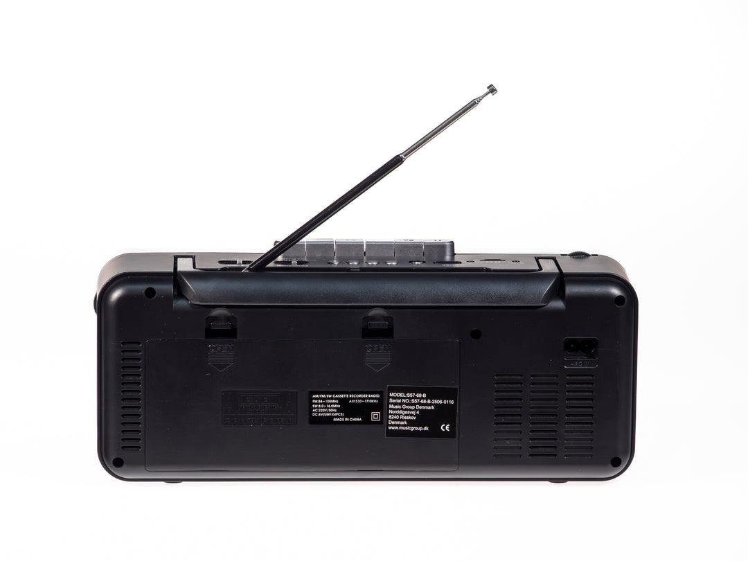 Studio 57 - Lettore di cassette con FM & Bluetooth, Nero + Cassetta