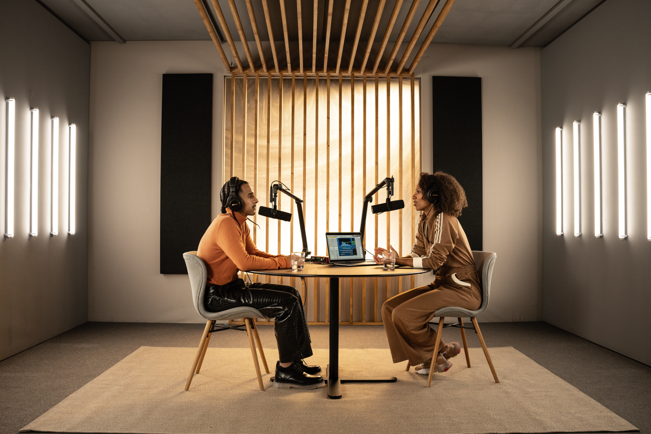 Shure SM7dB Microfono Dinamico Attivo per Podcast