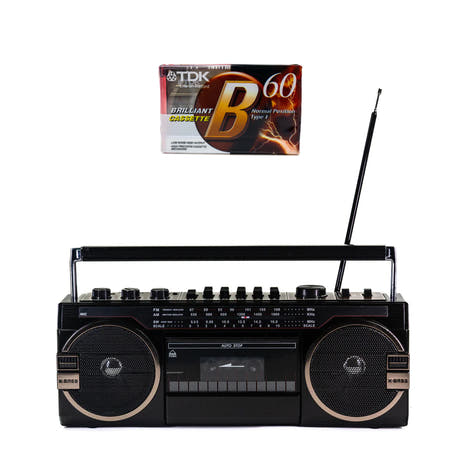 Studio 57 - Lettore di cassette con FM & Bluetooth, Nero + Cassetta