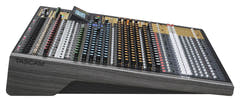 Tascam Model 2400 mixer digitale e registratore digitale a 24 tracce