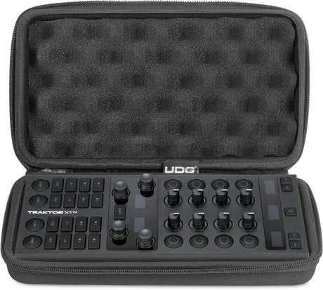 UDG Creator NI Traktor Z1 MK2/ X1 MK3/ Reloop Mixtour Pro Hardcase Nero
