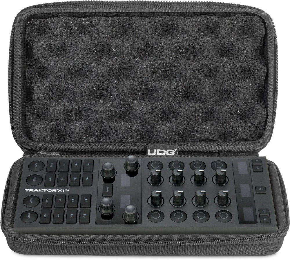 UDG Creator NI Traktor Z1 MK2/ X1 MK3/ Reloop Mixtour Pro Hardcase Nero
