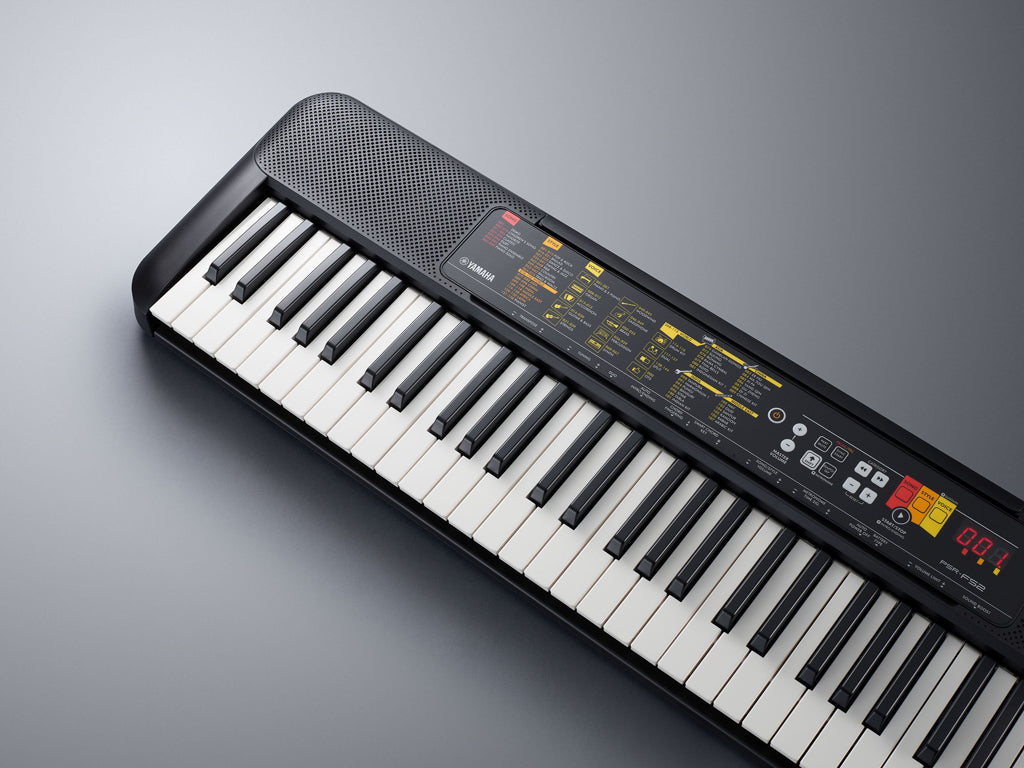 Yamaha PSR-F52 Tastiere (Sort) Bundle
